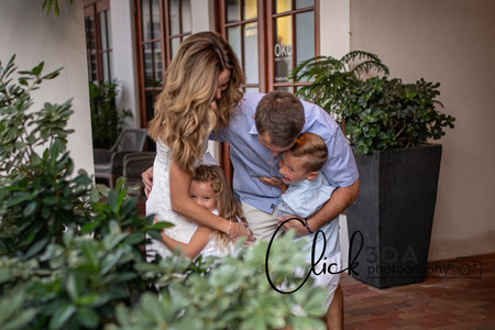 personal stylist ideas for What to wear for family photos on the Beach