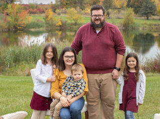 What to Wear for Fall Family Photos: A Cass City Photographer's Style Guide