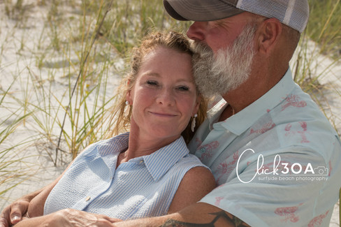 Click 30A provides stunning couples portraits at iconic 30A locations. Planning a photoshoot? Start by searching where to find couples photography in Santa Rosa Beach and finding Click 30A.