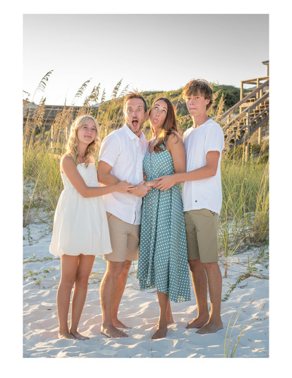 Turn your beach memories into art with a magazine styled family session in 30A that feels effortless and elevated.
