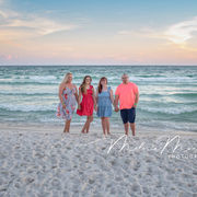 30A Photographer captures family photos at Sunset