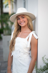 Magazine-Style Alys Beach Senior Portraits That Feel Effortlessly Chic