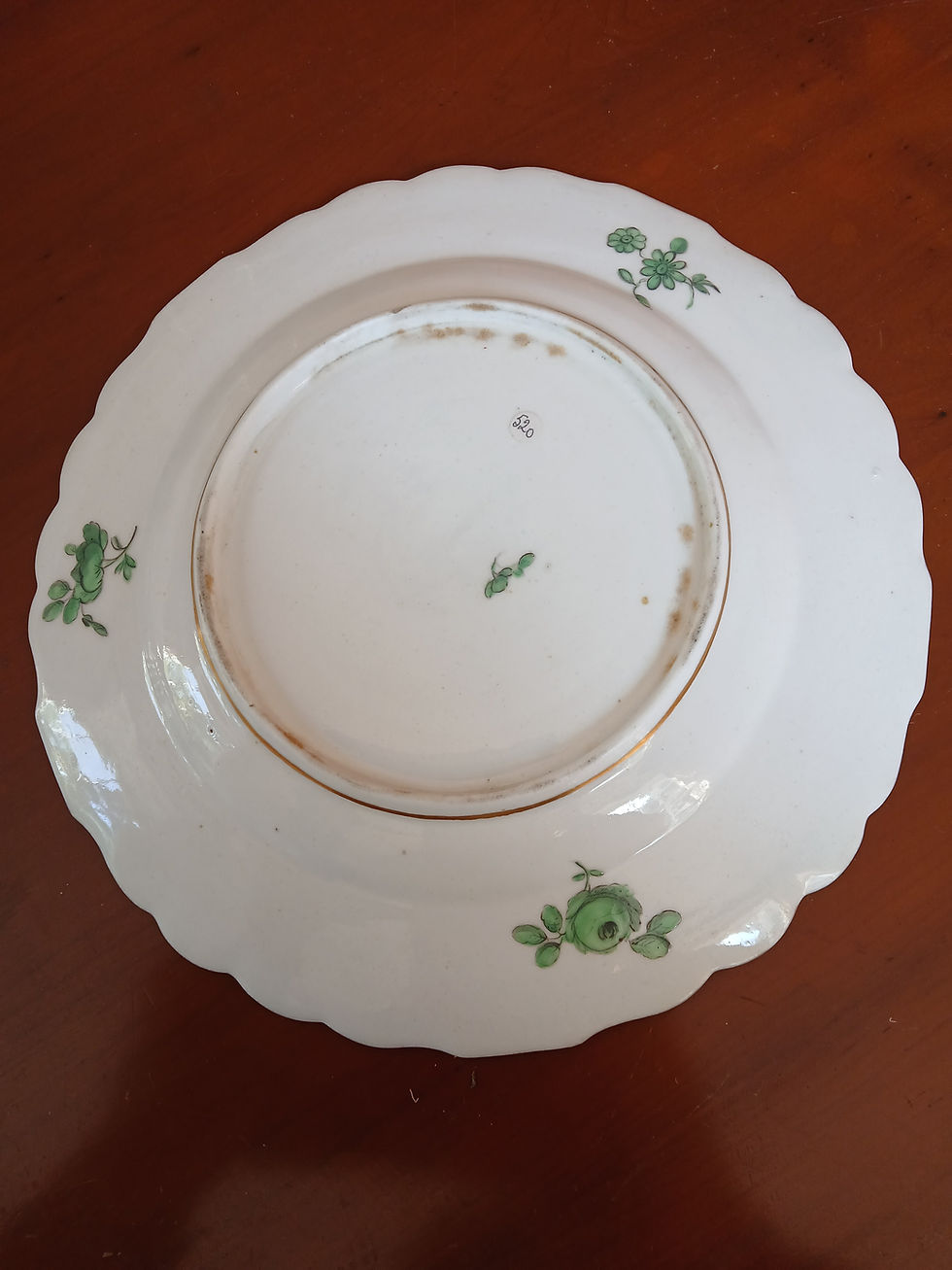 Thumbnail: Chelsea Plate with Central Urn & Butterflies
