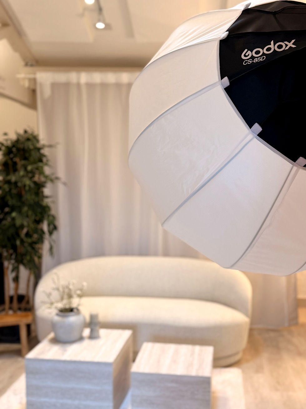 Photography lighting setup in the ØSS Spaces studio