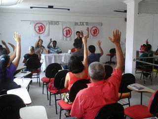 Assembleia geral no auditório do SINTSEP.