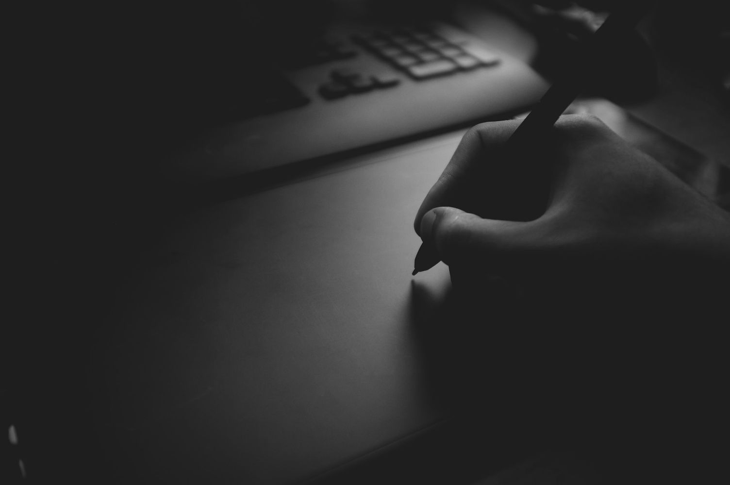 glenn-carstens-peters-P1qyEf1g0HU-unsplash_edited.jpg
