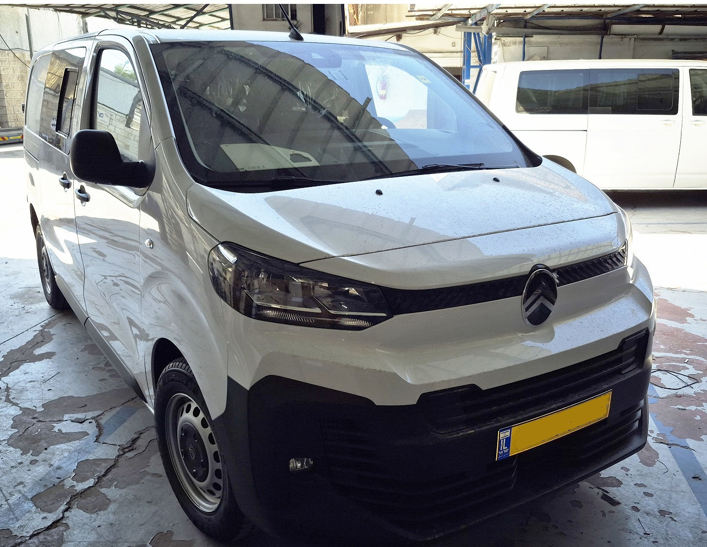 התקנת מושבים מתקפלים CITROEN JUMPY 2025