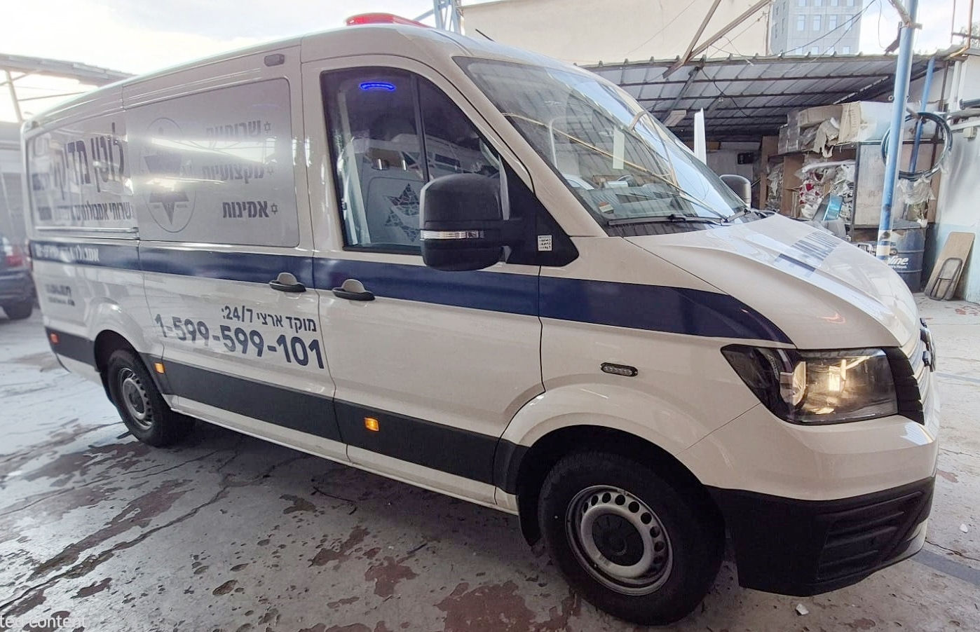 VW CRAFTER 2025 בניית אמבולנס כולל מעלית עם שלט אלחוטי