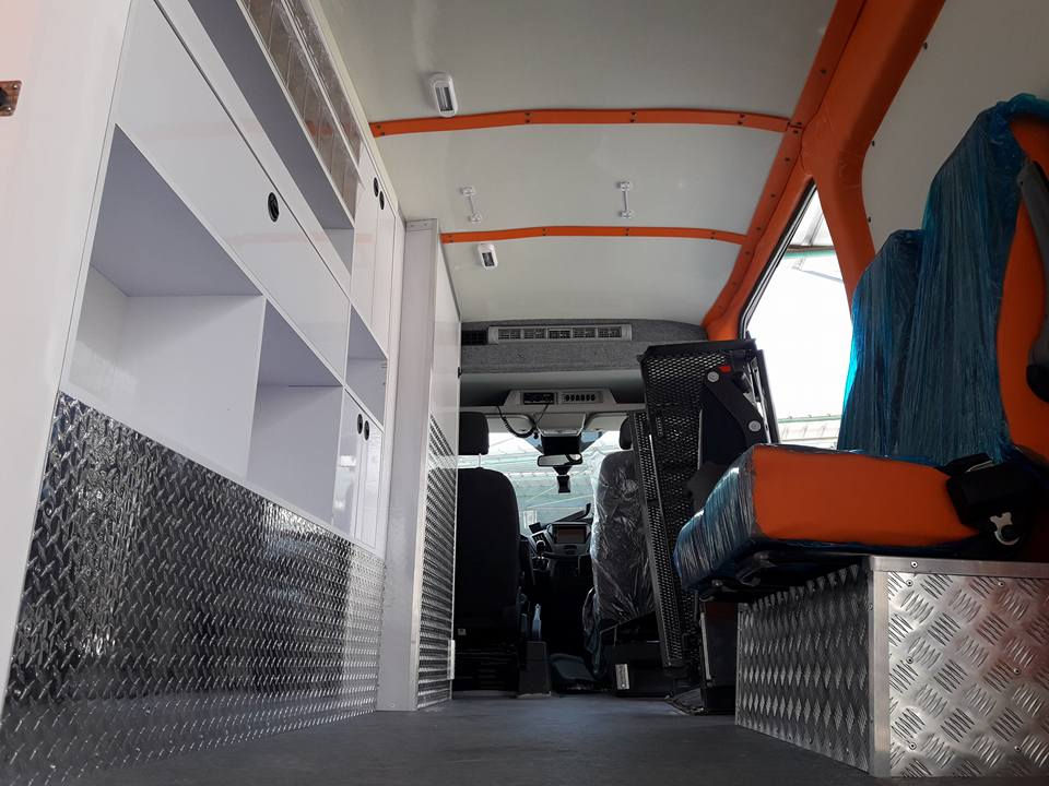 תמונה ממוזערת: FORD TRANSIT 2018 תהליך בניית אמבולנס פרטי עם אפשרות מעלון