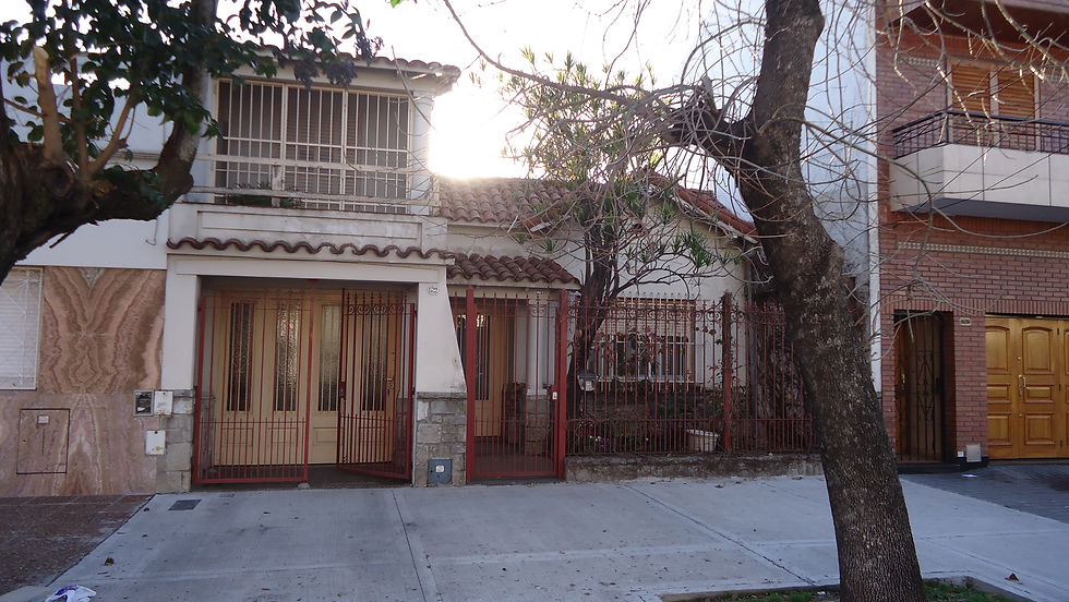 PINTURA FRENTE MARTIN HOUSE