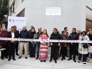 La Jefa de Gobierno, Clara Brugada, entrega las llaves de su nuevo hogar a los vecinos de San Antonio Abad 39, un edificio sustentable y seguro que forma parte de la Reconstrucción en la CDMX.