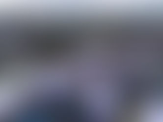 Miles de corredores cruzando la meta en la Carrera de las UTOPÍAS 2026, mientras las autoridades de salud y deporte supervisan los nuevos servicios médicos gratuitos en Coyoacán.