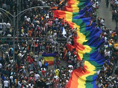 Autoridades del Sistema Condesa durante el arranque del Pride en la CDMX, promoviendo el acceso equitativo a la medicina preventiva y comunitaria.