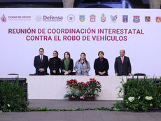 La Jefa de Gobierno, Clara Brugada, junto a las gobernadoras Delfina Gómez, Margarita González y Evelyn Salgado durante el anuncio de la nueva Comisión de Seguridad Metropolitana y los resultados contra el robo de vehículos.