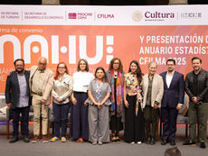 La Jefa de Gobierno, Clara Brugada, junto a destacados miembros de la industria fílmica durante la presentación del convenio Nahui en el Antiguo Palacio del Ayuntamiento.