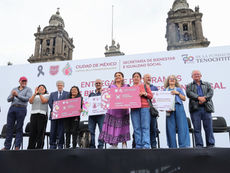 Clara Brigada entrega beneficios económicos a través del programa "Hombres Bienestar".