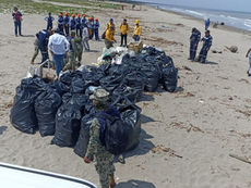 Autoridades del sector ambiental, energía y marina coordinan acciones de limpieza y vigilancia aérea para descartar daños graves en las costas mexicanas.