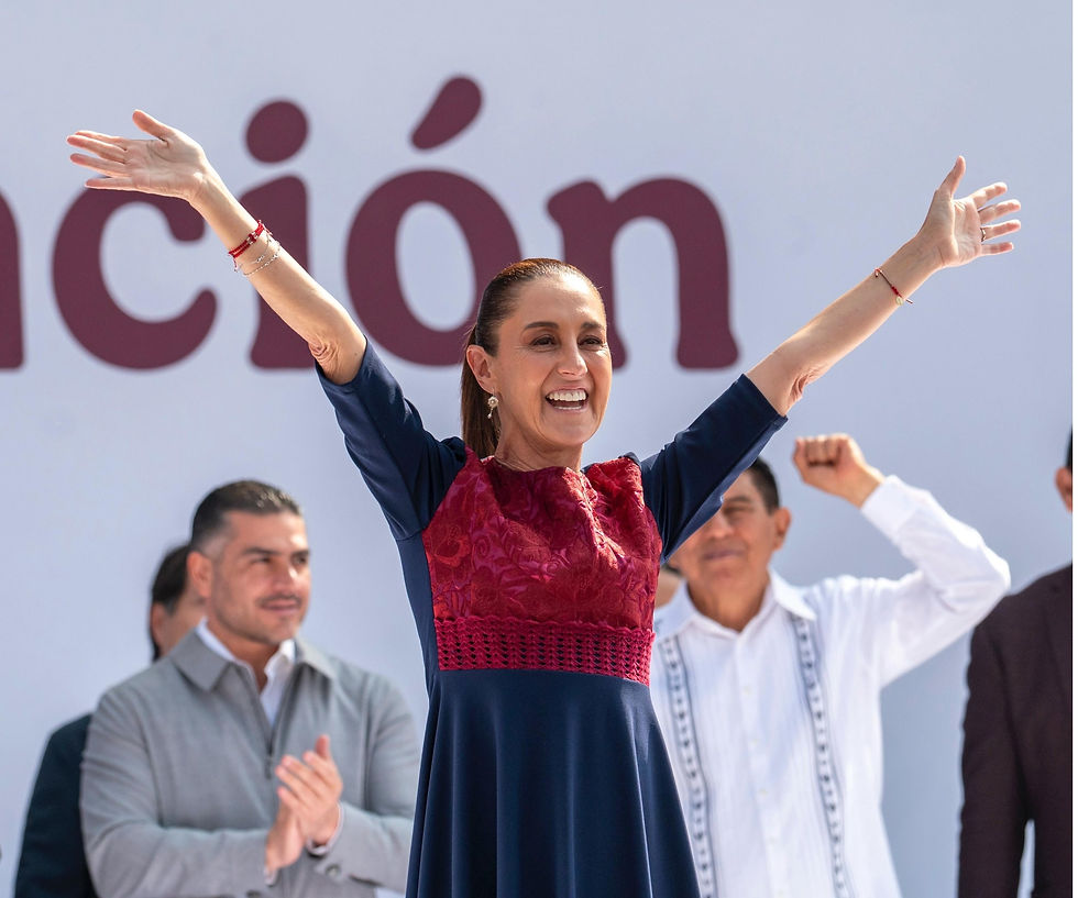 Claudia Sheinbaum Pardo ante una multitud de más de 600 mil personas en el Zócalo, celebrando los avances de la Cuarta Transformación.