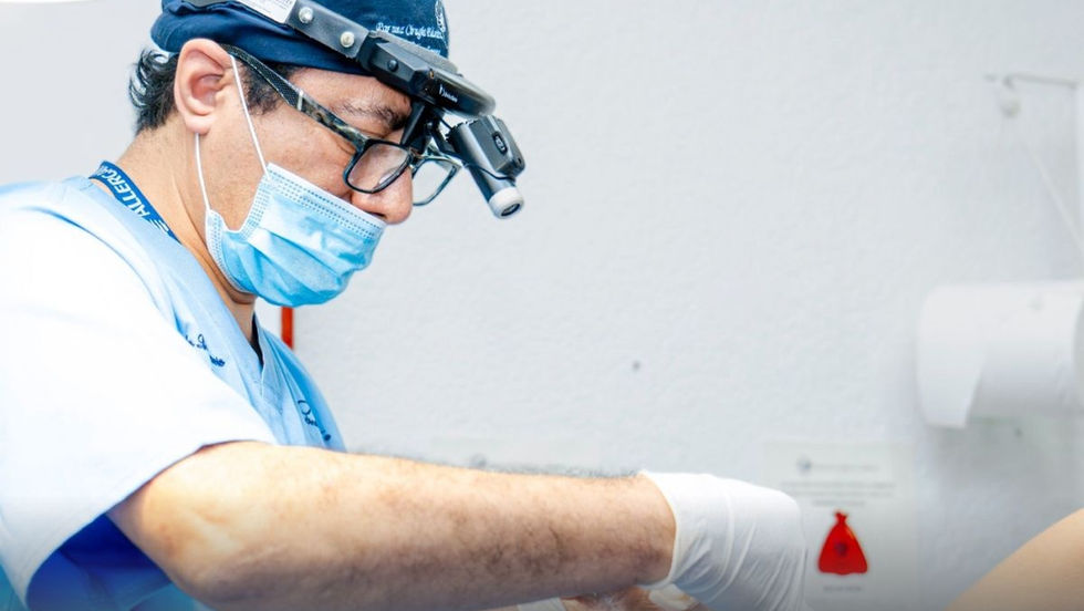 Especialistas del Hospital Juárez de México realizan un complejo procedimiento de microcirugía