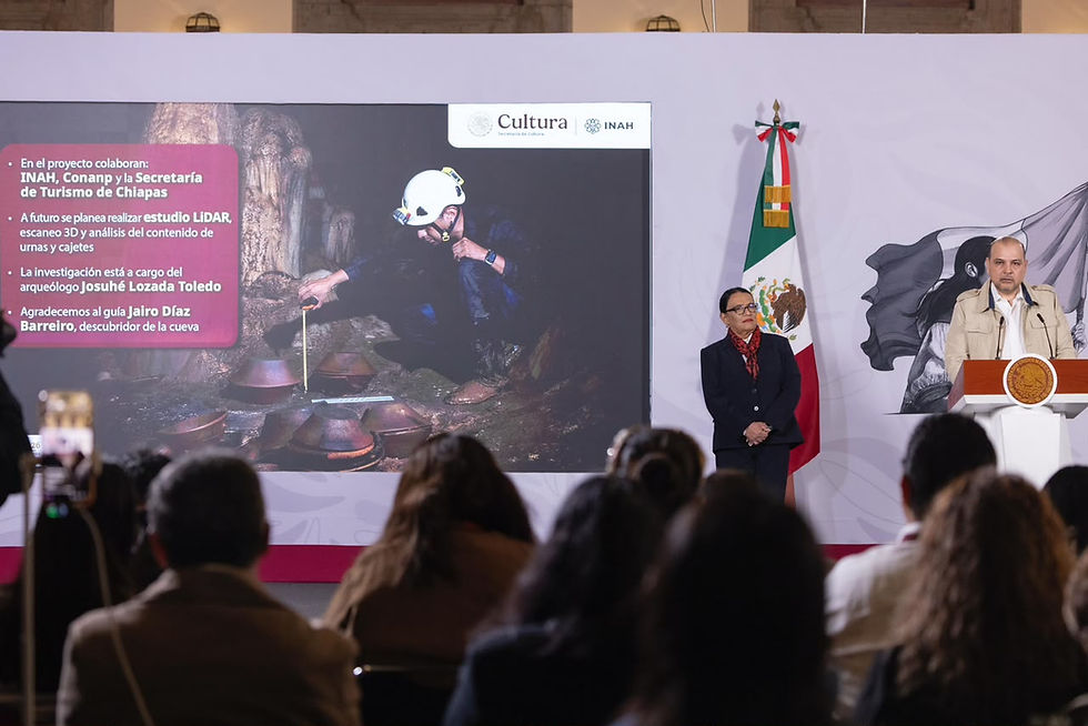 El Mtro. Joel Omar Vázquez Herrera, director general del INAH, presenta los detalles del hallazgo arqueológico en la Cueva "Mundo Zoque" de Chiapas durante La Mañanera del Pueblo
