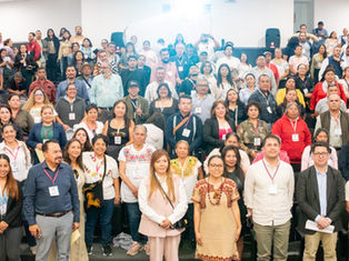 Especialistas, autoridades y representantes comunitarios durante las sesiones de trabajo del Encuentro de Turismo Comunitario.