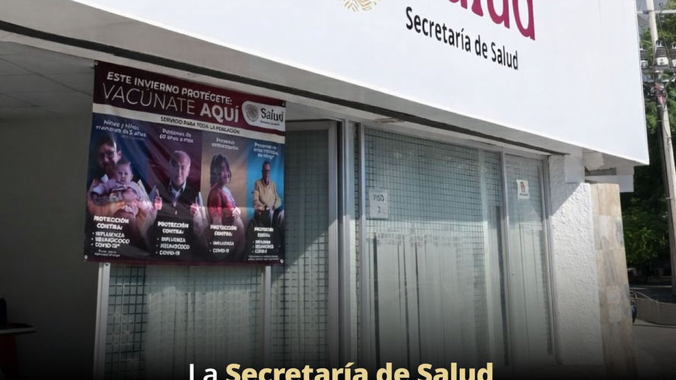 Personal médico especializado atiende a la ciudadanía en el punto donde la Secretaría de Salud mantiene un módulo fijo de vacunación en la Ciudad de México, garantizando biológicos gratuitos y seguros.