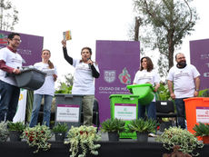 La Jefa de Gobierno, Clara Brugada Molina, presentando la campaña "Transforma tu Ciudad" sobre la separación de residuos sólidos