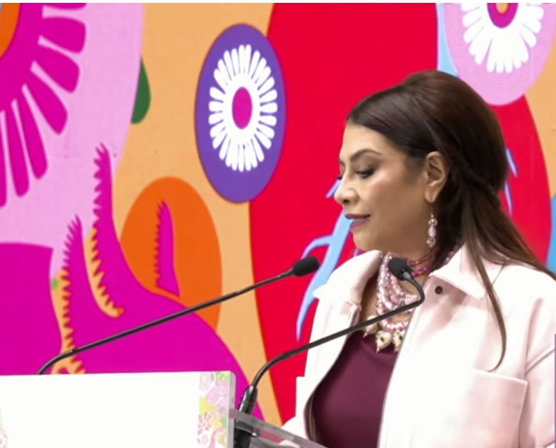 Autoridades del Gobierno capitalino durante la presentación de la iniciativa sobre el marco de cultura cívica en la Ciudad de México.