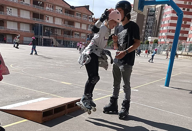 Niña patinando.jpg