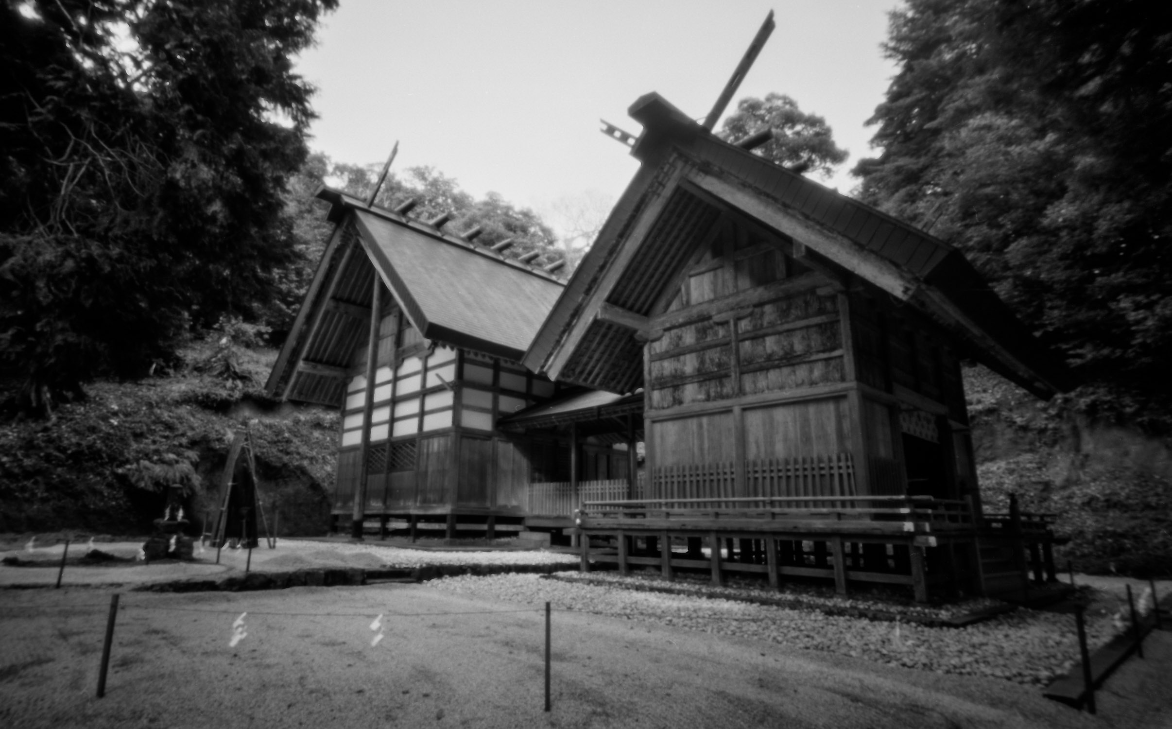 比沼麻奈為神社(ひぬまないじんじゃ)