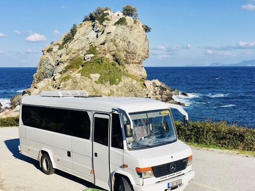 Skopelos tours, εκδρομή με λεωφορείο στα σημεία γυρισμάτων του Mamma mia