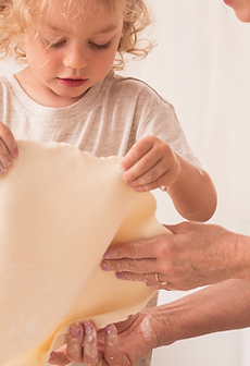 Jewelry Business Website in Cream White Dark Green Modern Elegance Style (21).png