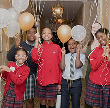 Gala24 Student Greeters balloons (1)_edited.jpg