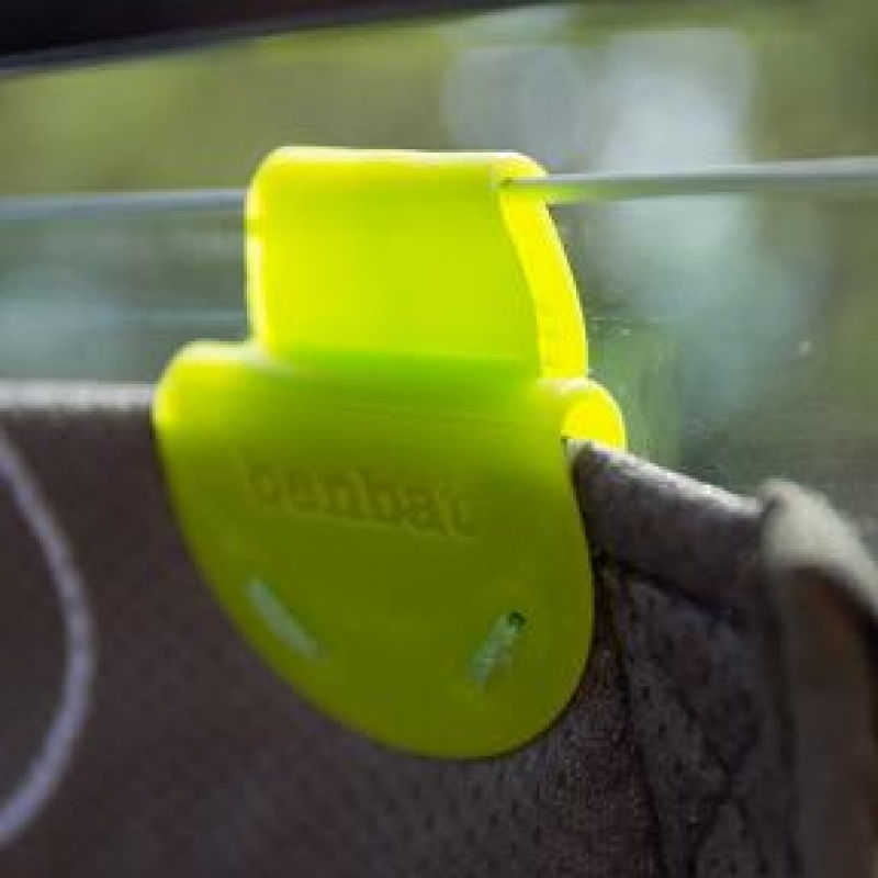 תמונה ממוזערת: צלון בועות אור לרכב עם ווי הצמדה דגם סאן שייד בנבת