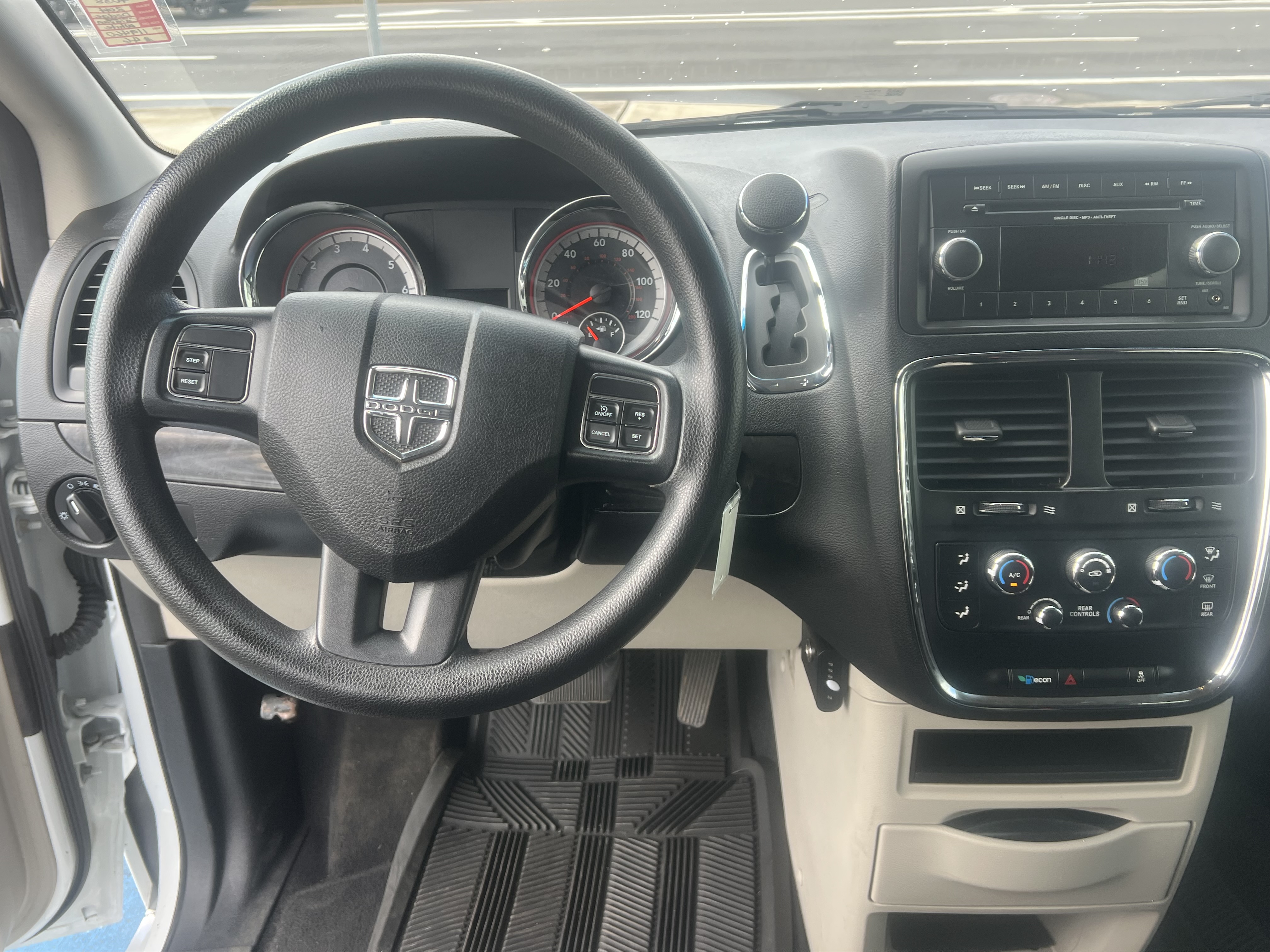 2014 Dodge Grand Caravan SE - Photo 13