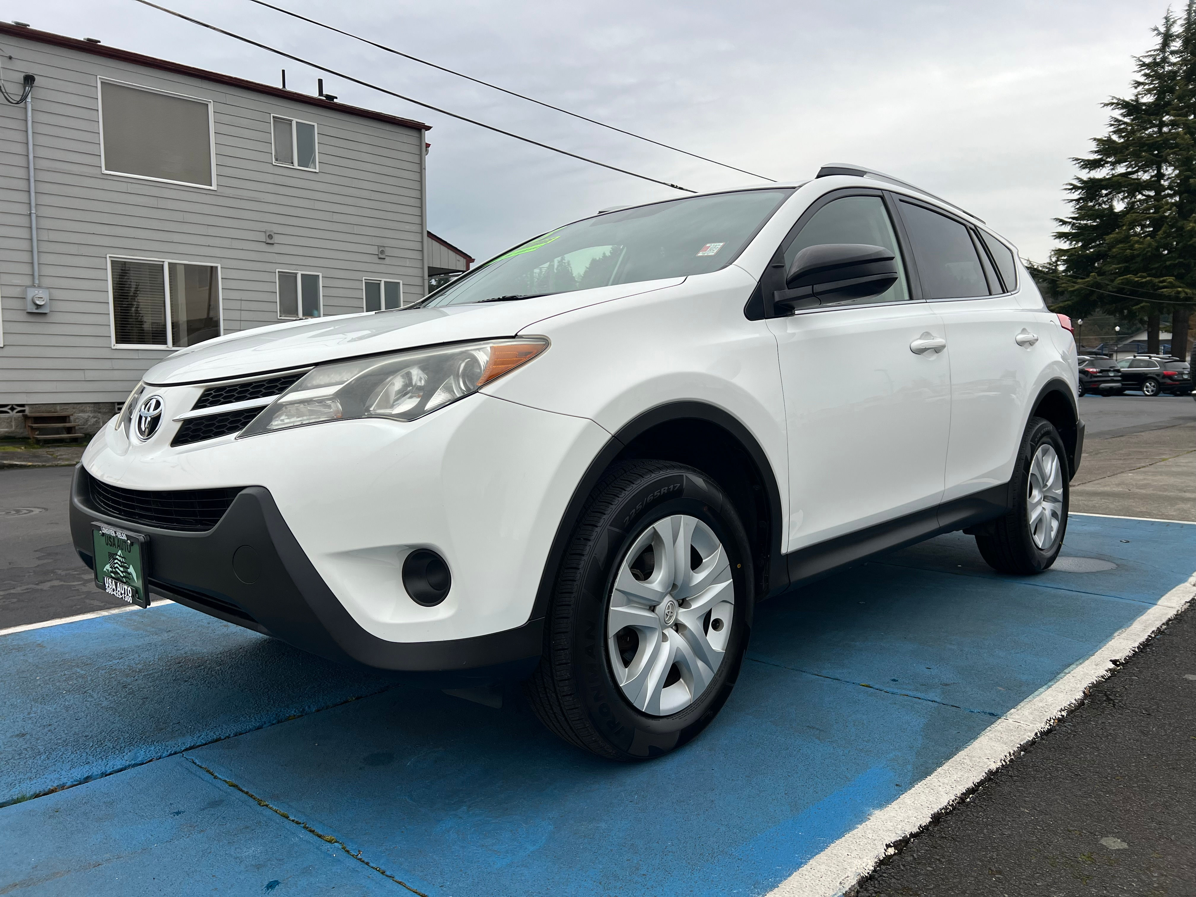 2013 TOYOTA RAV4 LE