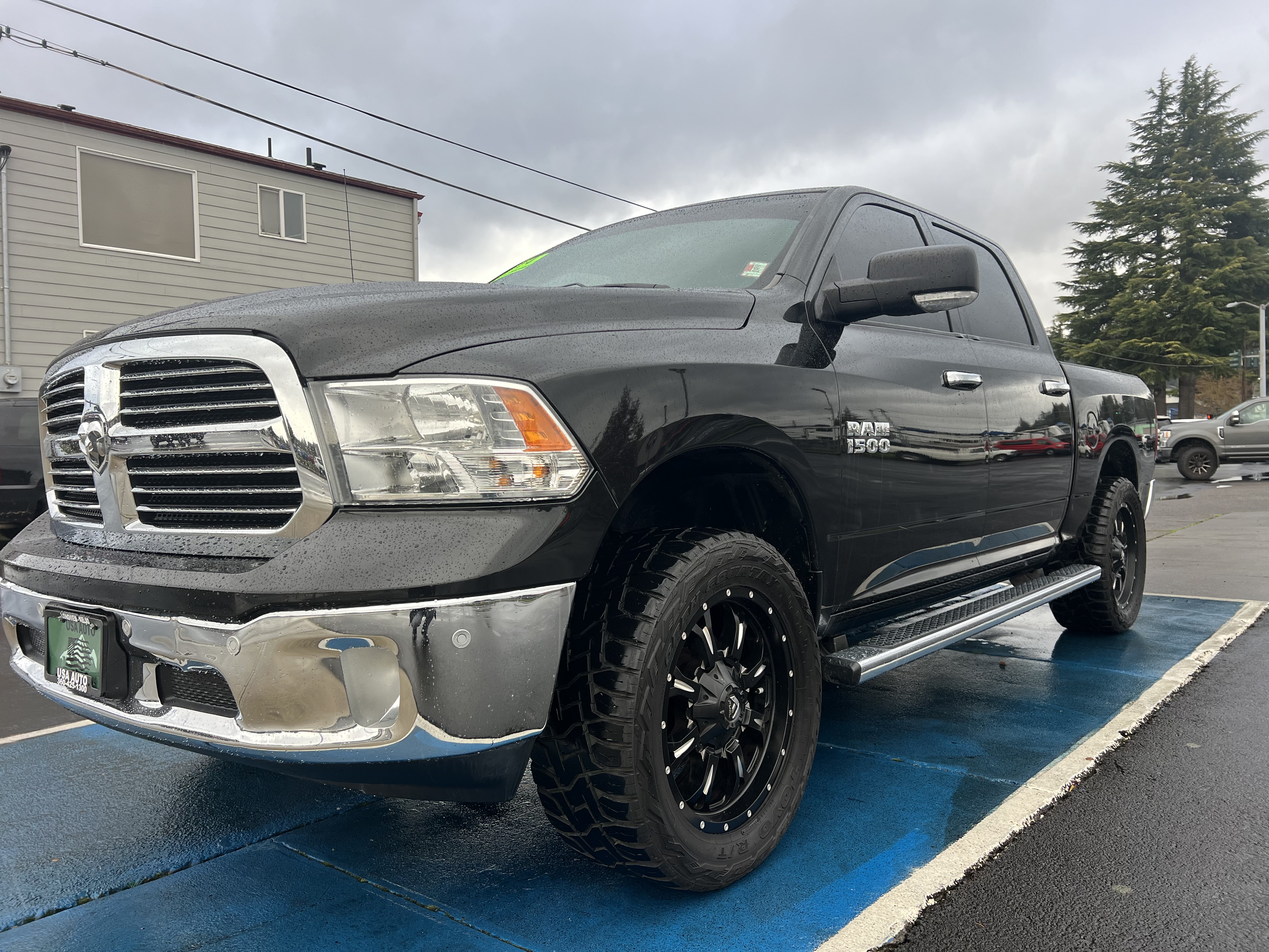 2017 RAM 1500 Big Horn 4x4 Crew Cab 5'7's photo