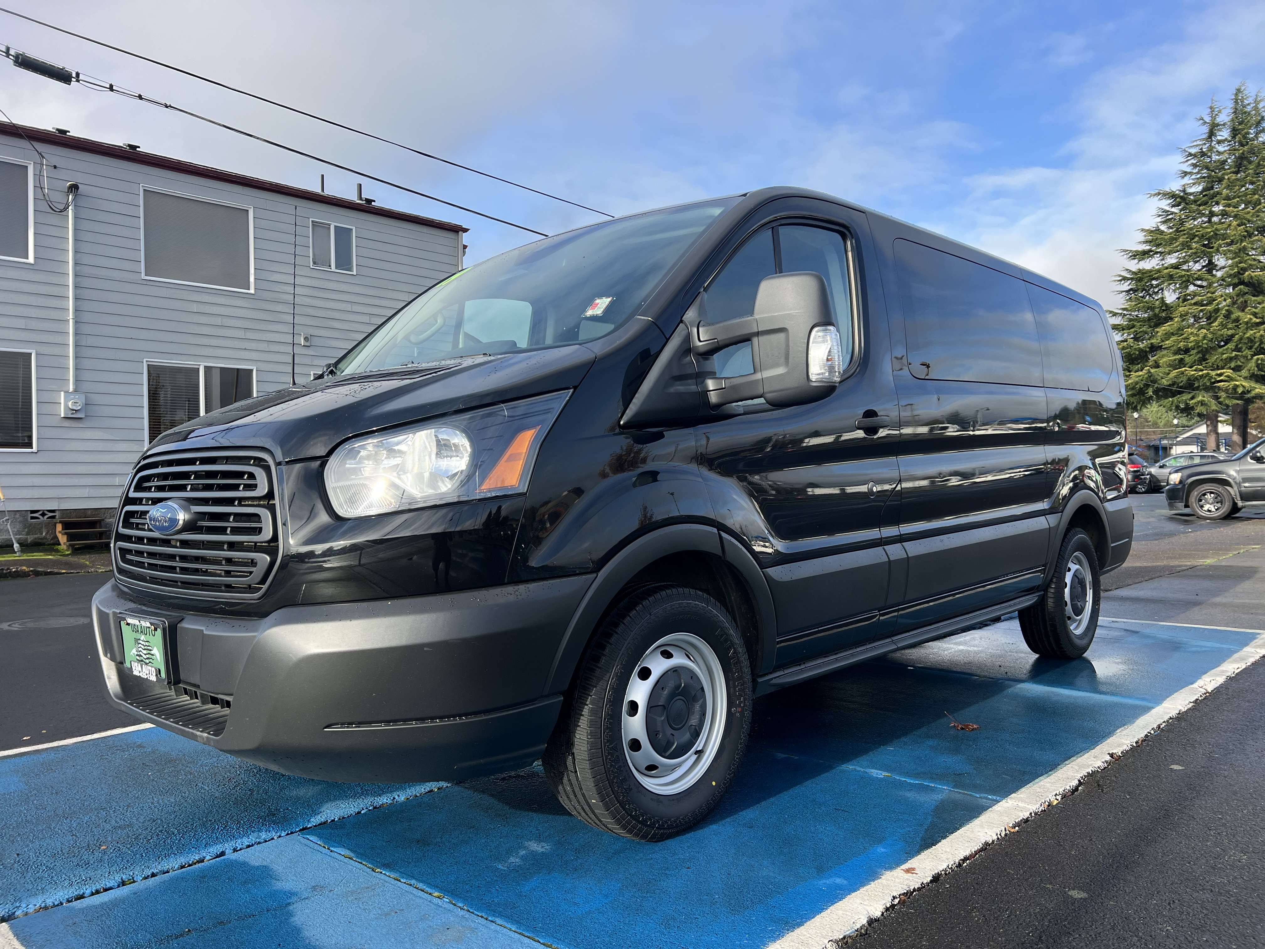 2019 Ford Transit's photo