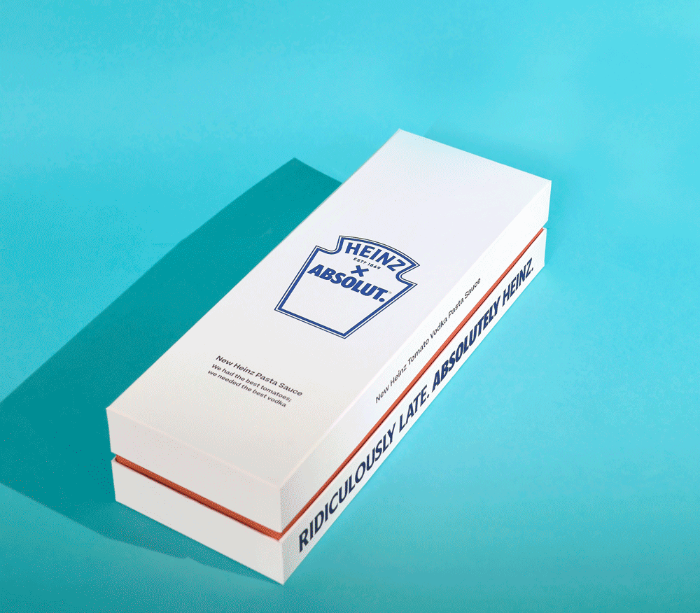 HEINZ ABSOLUTE High-end product launch packaging
A stunning hinge lid shoulder box, high quality finishes and materials compliment the brands for this important product launch.
Printed, foil blocked and laminated wrapped around 1700mix board. Die cut foam fitment with printed inlay.
