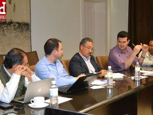 Ricardo Navarrete se reúne con directivos de Grupo Modelo