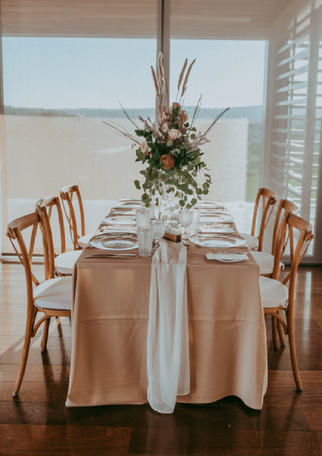 wedding-table-flowers.png