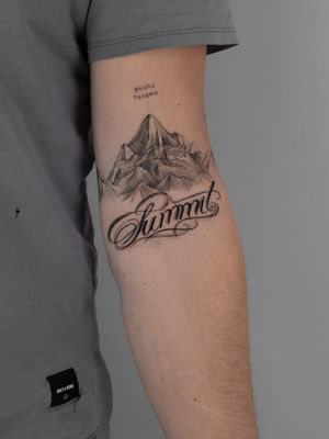 Tetování anglický nápis – Black House Tattoo Praha