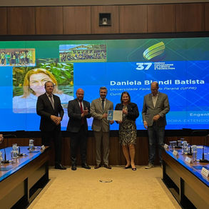 Engenheira Florestal recebe prêmio Paranaense de Ciência e Tecnologia
