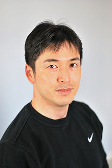 内田トレーナー写真