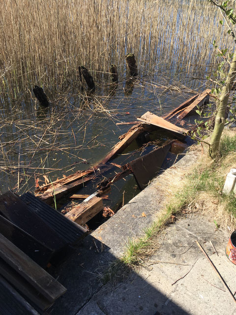 Steg mit defekter Unterkonstruktion