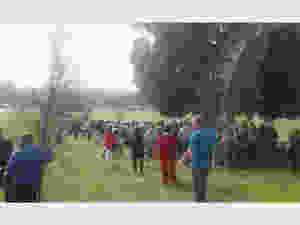 Hundreds get hands dirty to clean up Hennops - Following the sermon on Sunday morning church-goers joined in on the efforts to clean the river