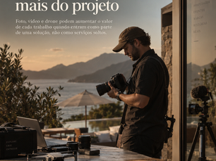 Fotógrafo comercial com câmera, vídeo e drone em produção para turismo, representando uma oferta visual integrada.