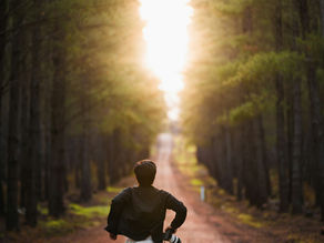O Valor do Real: Por que o Branding Fotográfico é o Escudo dos Fotógrafos na Era da IA