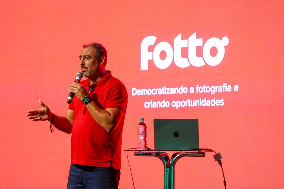 Marcelo Moscato, CEO da Fotto e Alboom palestrando na Expo Imagem Brasil 2026.