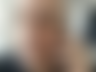 Autorretrato em luz natural usado como teste de realismo em IA para análise do Nano Banana Pro